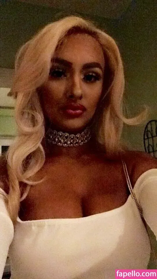 Milly Watts Onlyfans Photo Gallery 