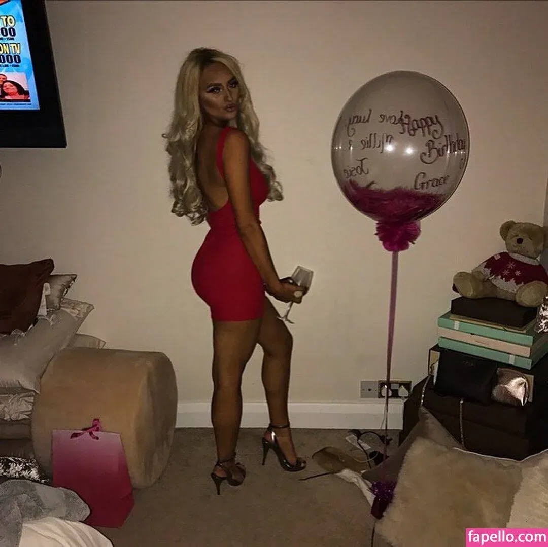 Milly Watts Onlyfans Photo Gallery 