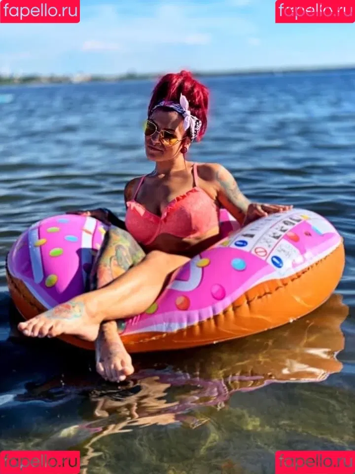Nancy Mietzi Onlyfans Photo Gallery 