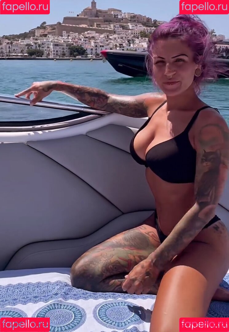 Nancy Mietzi Onlyfans Photo Gallery 