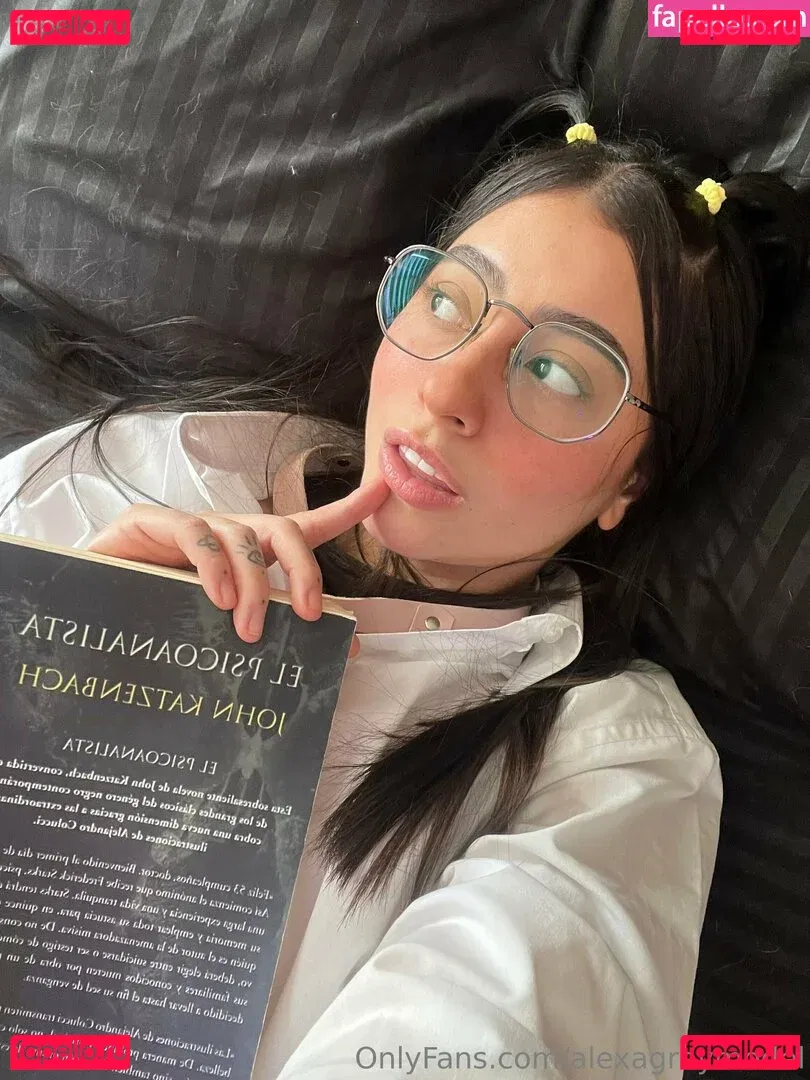 zoelushmodel Onlyfans Photo Gallery 