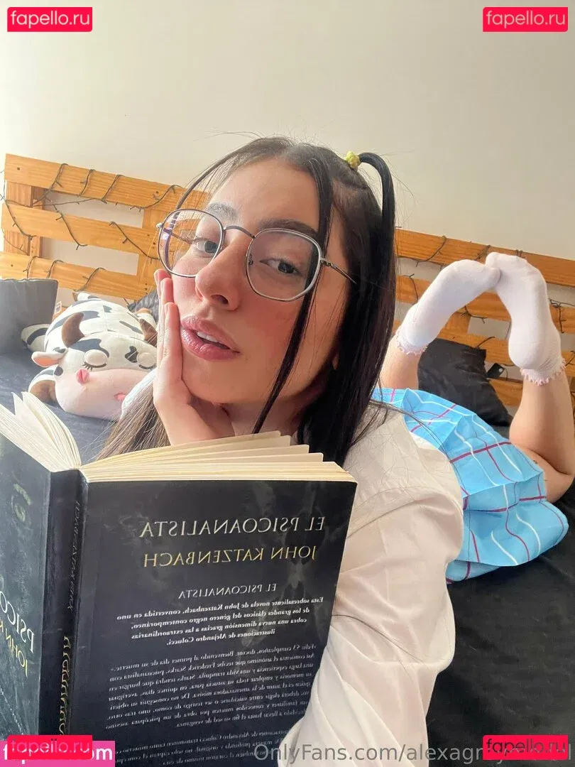 zoelushmodel Onlyfans Photo Gallery 