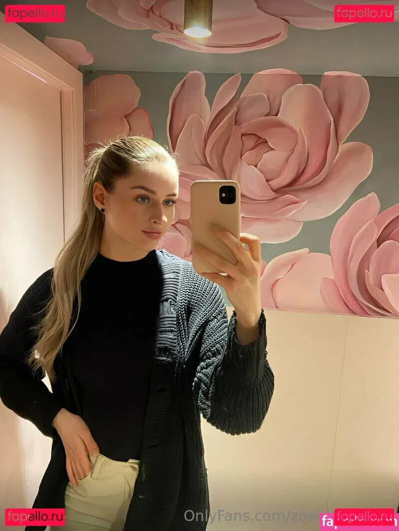 zoelushmodel Onlyfans Photo Gallery 