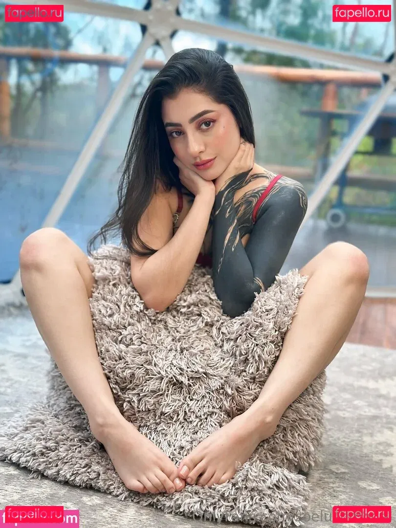 zoelushmodel Onlyfans Photo Gallery 