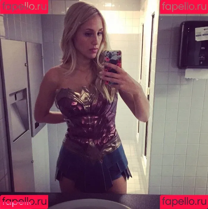 Lisa Gilroy Onlyfans Photo Gallery 