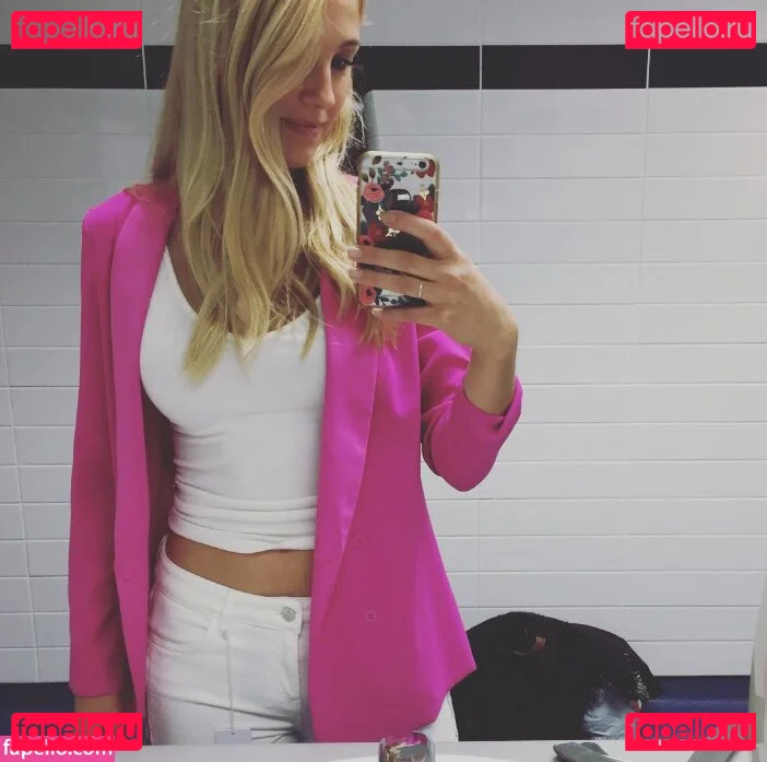 Lisa Gilroy Onlyfans Photo Gallery 