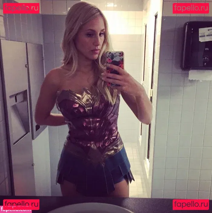 Lisa Gilroy Onlyfans Photo Gallery 