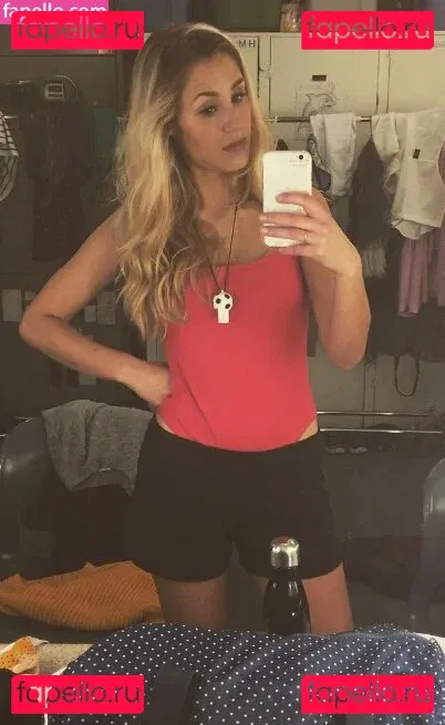 Lisa Gilroy Onlyfans Photo Gallery 