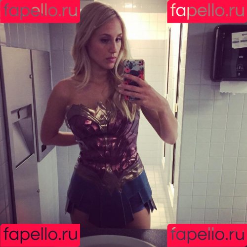 Lisa Gilroy Onlyfans Photo Gallery 