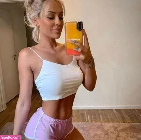 Samantha Abdul Onlyfans Photo Gallery 