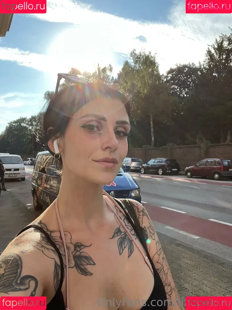 Lizyrubinspicy Onlyfans Photo Gallery 