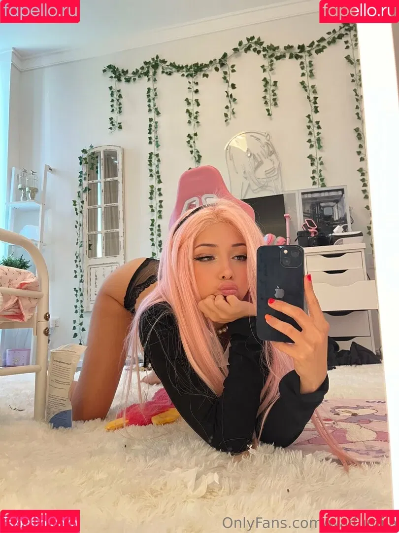 WaifuMiia Onlyfans Photo Gallery 