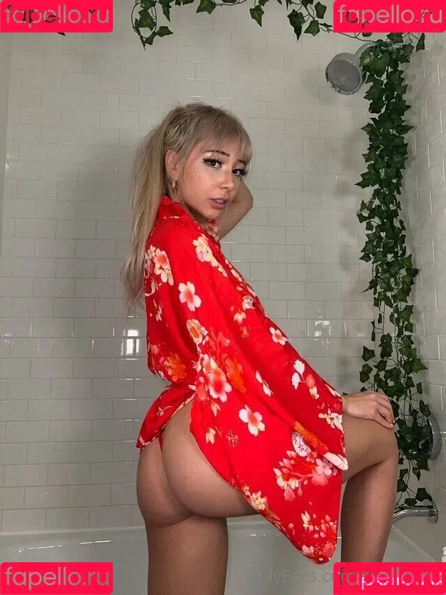 WaifuMiia Onlyfans Photo Gallery 