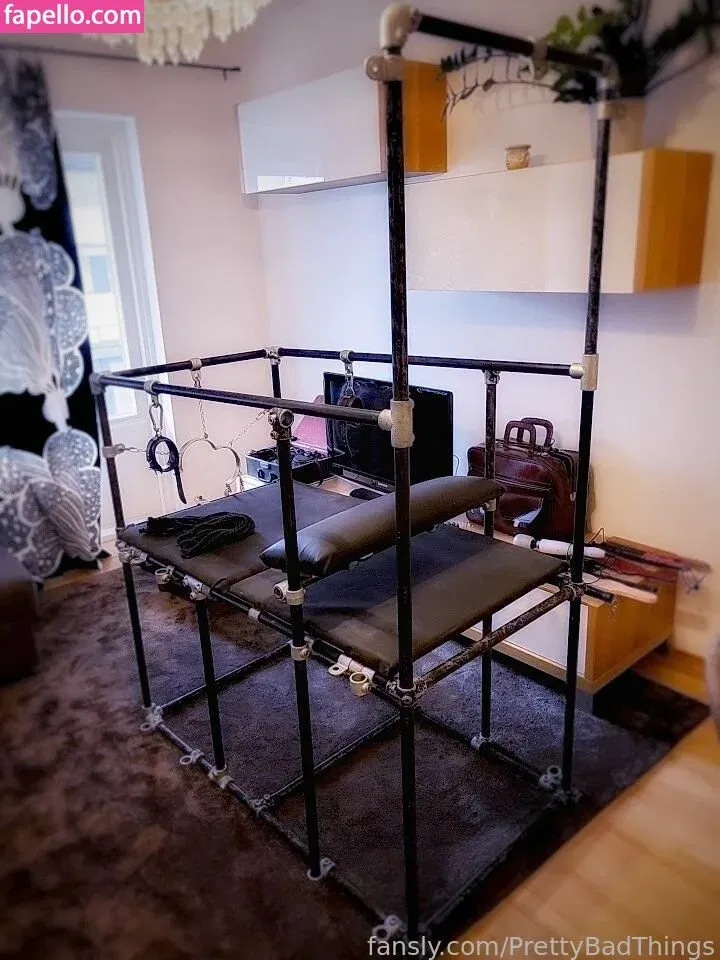 PrettyBadThings Onlyfans Photo Gallery 