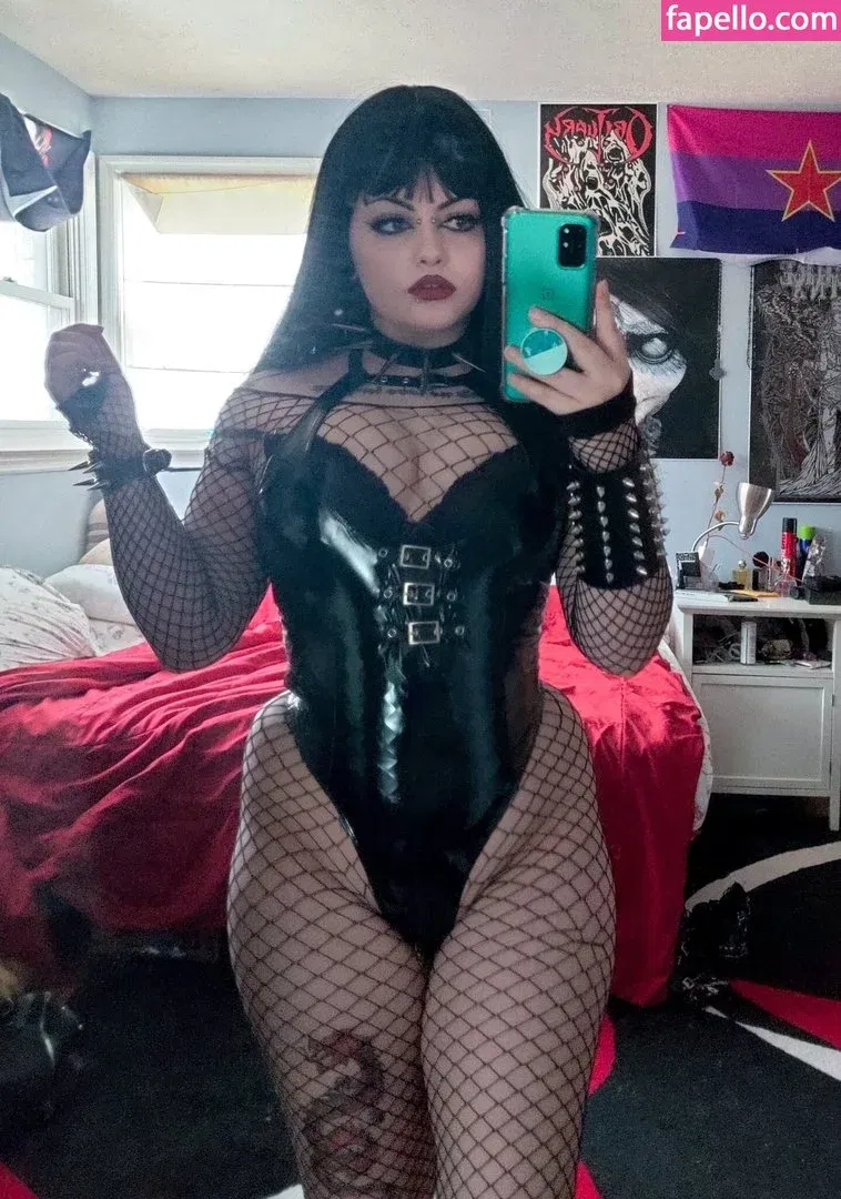 Girlbossnian Onlyfans Photo Gallery 