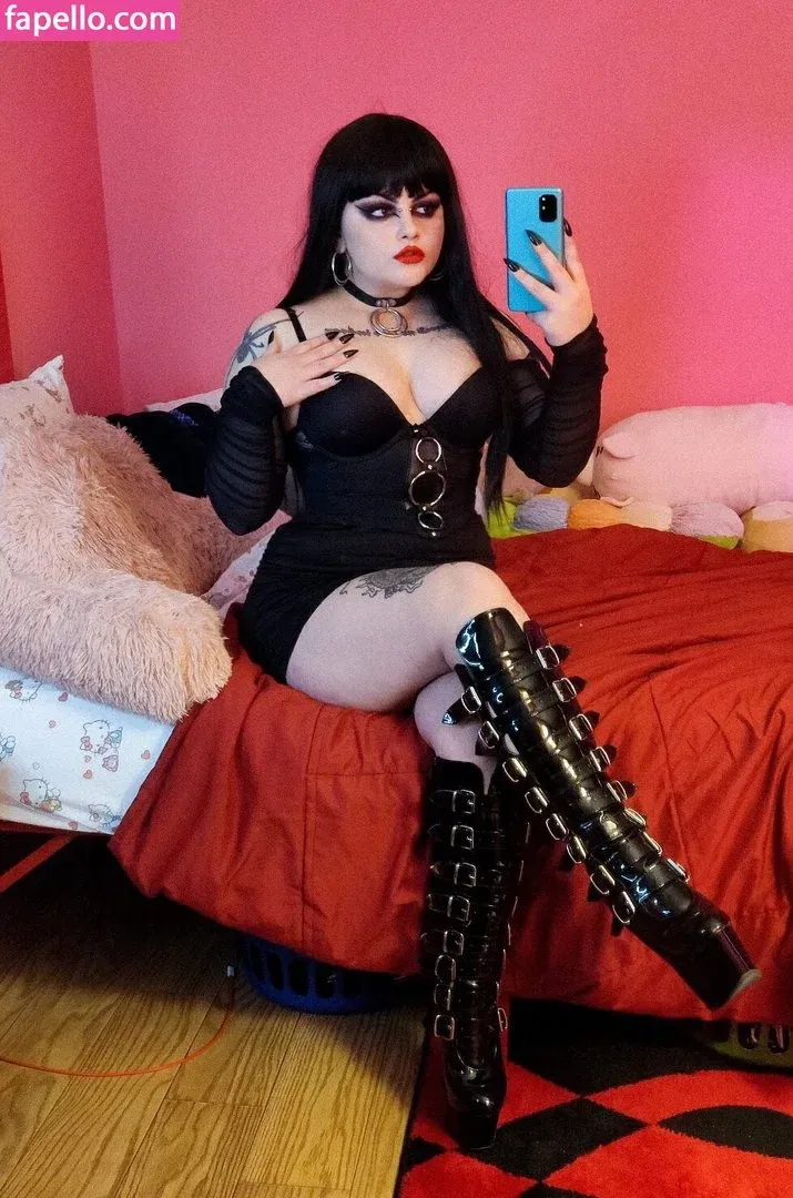 Girlbossnian Onlyfans Photo Gallery 