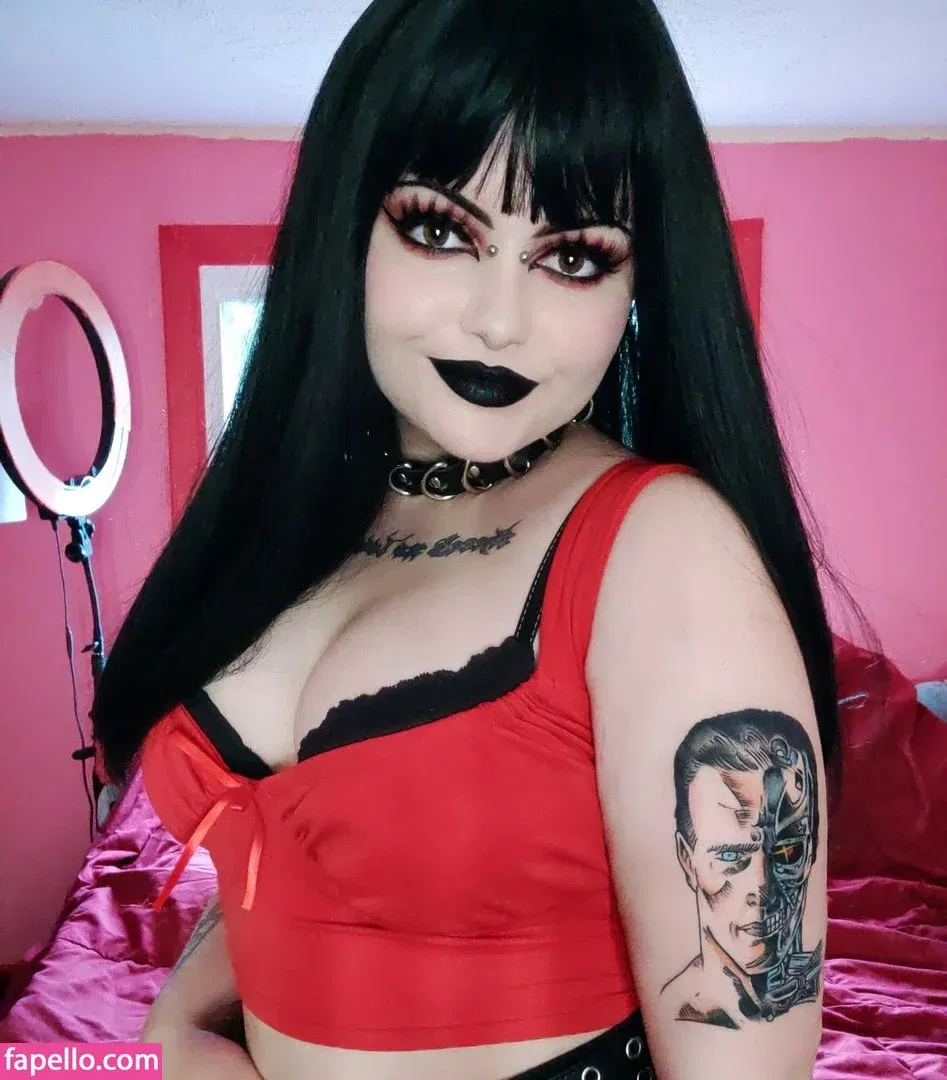 Girlbossnian Onlyfans Photo Gallery 