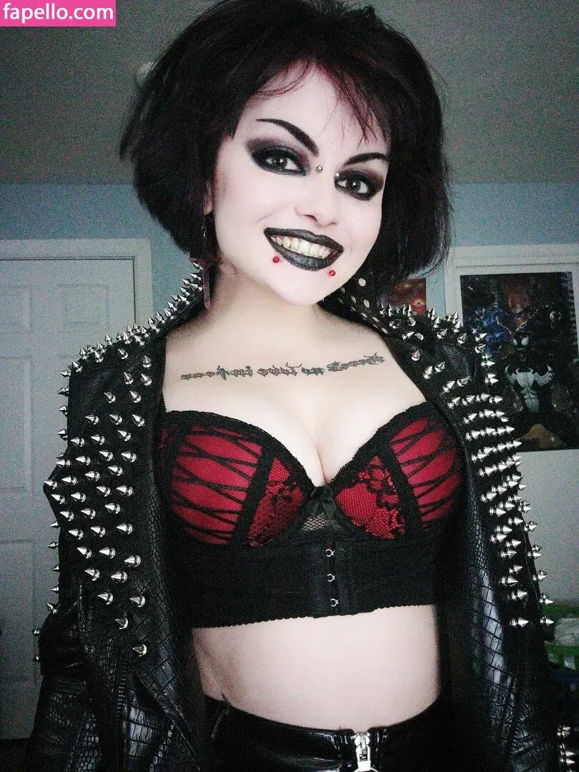 Girlbossnian Onlyfans Photo Gallery 