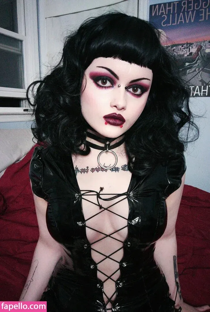 Girlbossnian Onlyfans Photo Gallery 