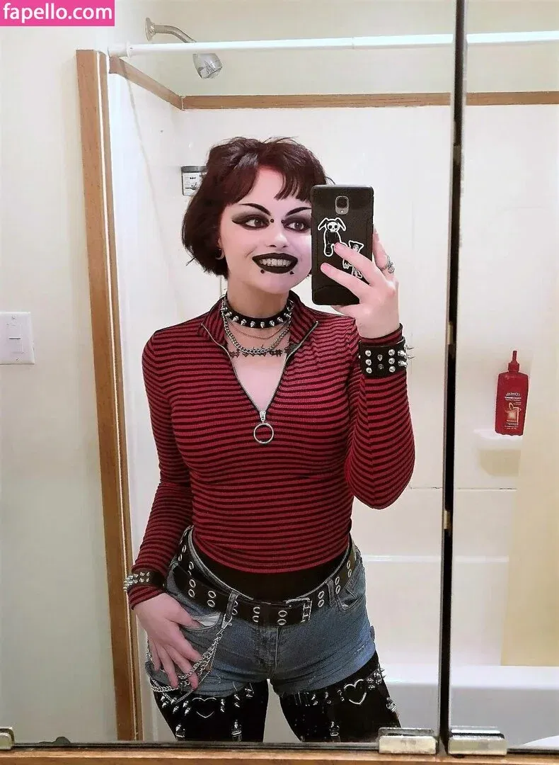 Girlbossnian Onlyfans Photo Gallery 