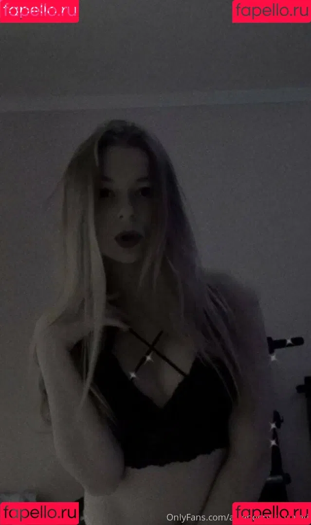 a_tendergirl_vialeti Onlyfans Photo Gallery 