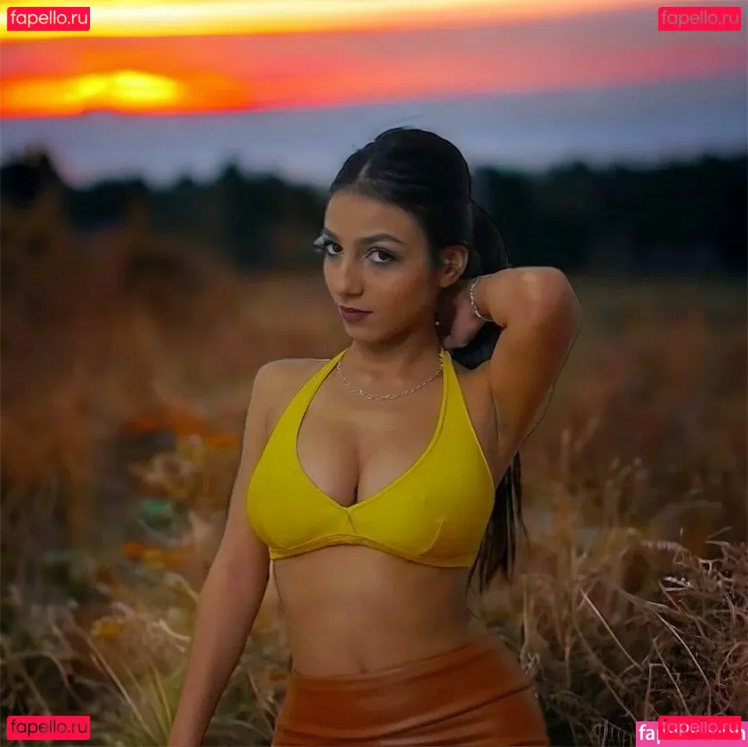 vanessa2004 Onlyfans Photo Gallery 