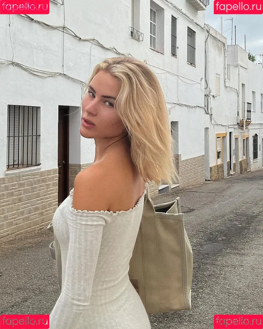 Mary.Bella Onlyfans Photo Gallery 