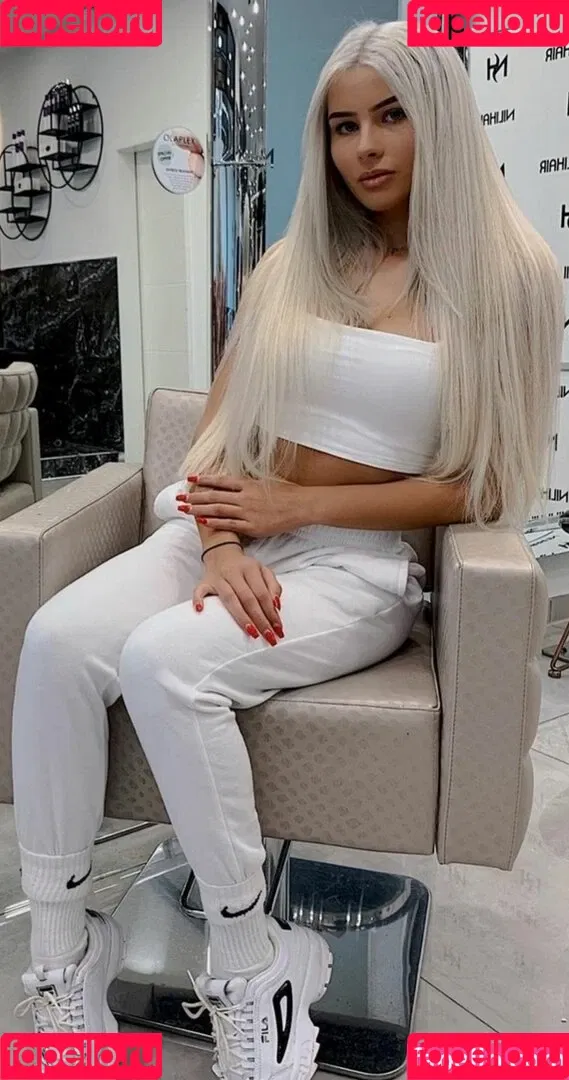 Mary.Bella Onlyfans Photo Gallery 