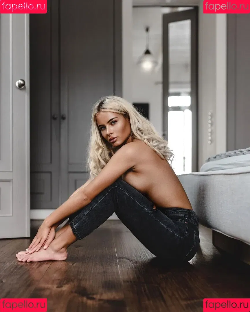 Mary.Bella Onlyfans Photo Gallery 
