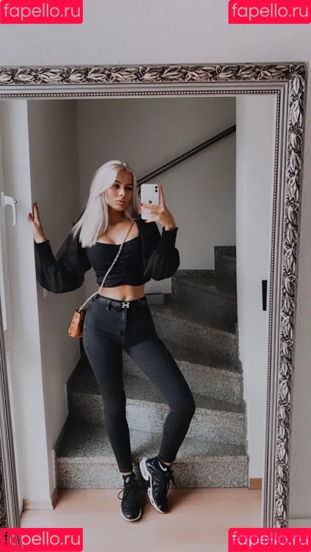 Mary.Bella Onlyfans Photo Gallery 