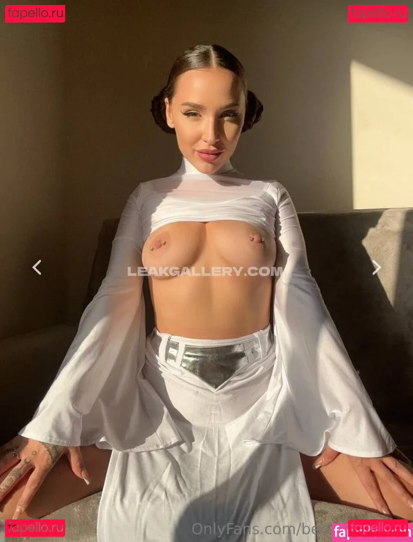 Mary.Bella Onlyfans Photo Gallery 