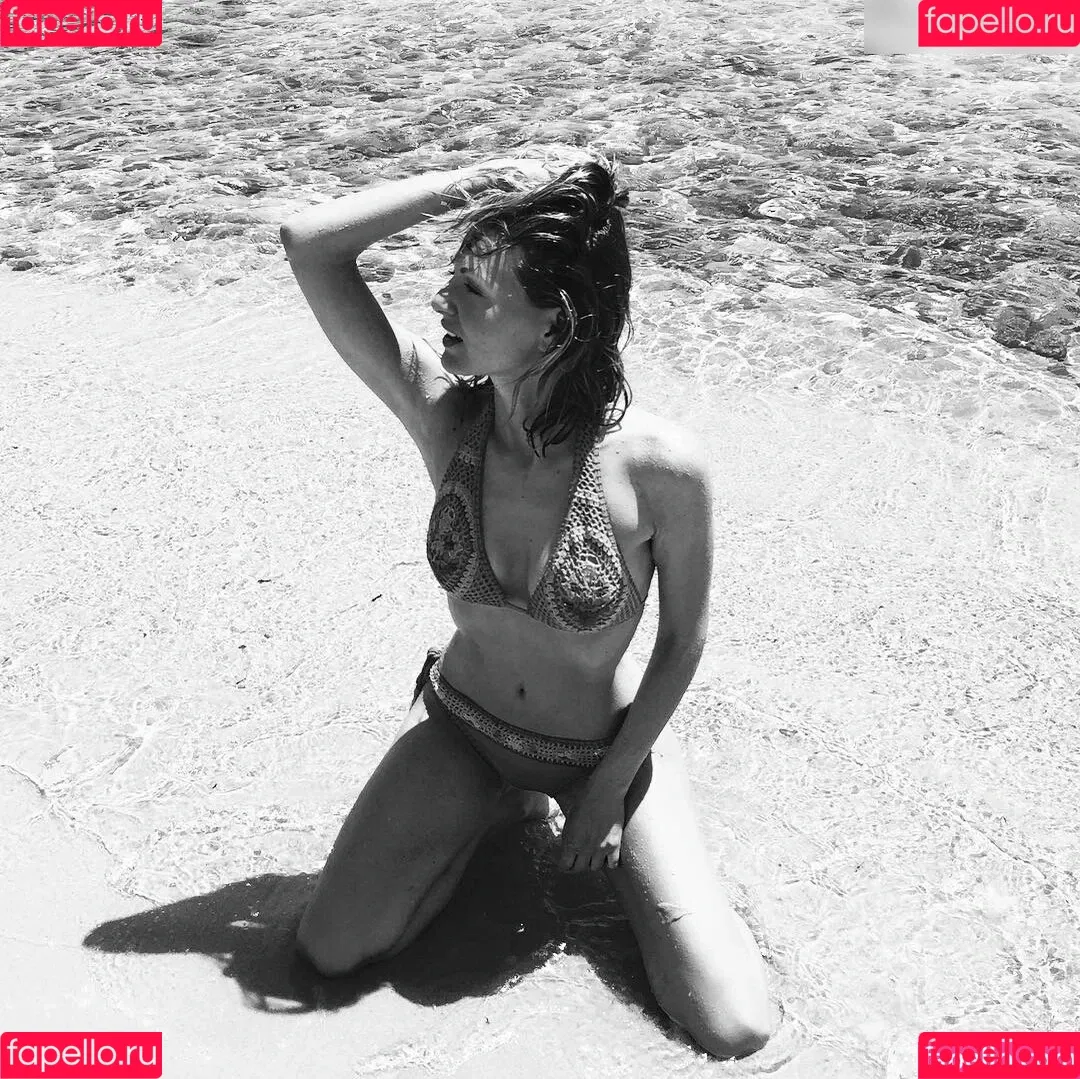 Ella Endlich Onlyfans Photo Gallery 