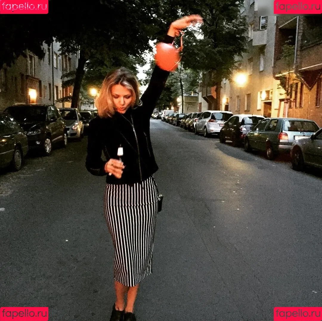 Ella Endlich Onlyfans Photo Gallery 