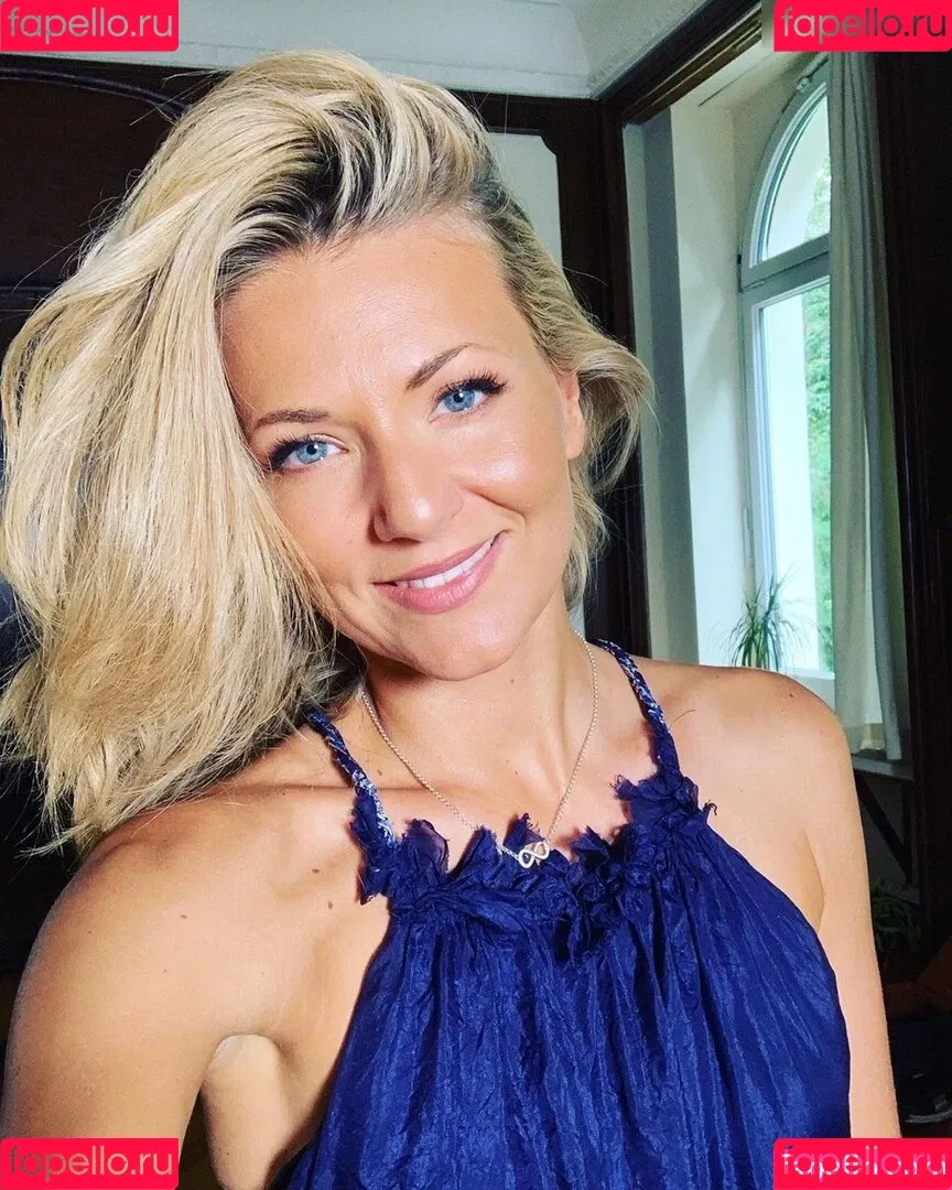 Ella Endlich Onlyfans Photo Gallery 