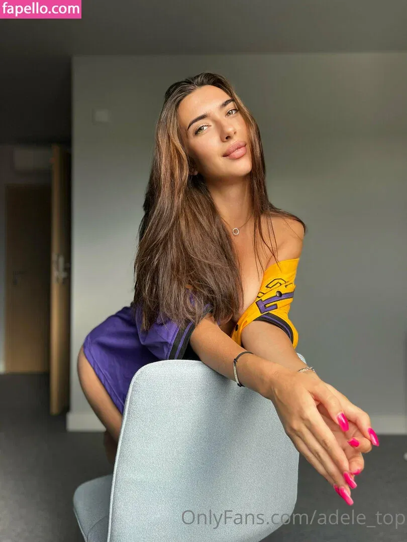 adele_top Onlyfans Photo Gallery 