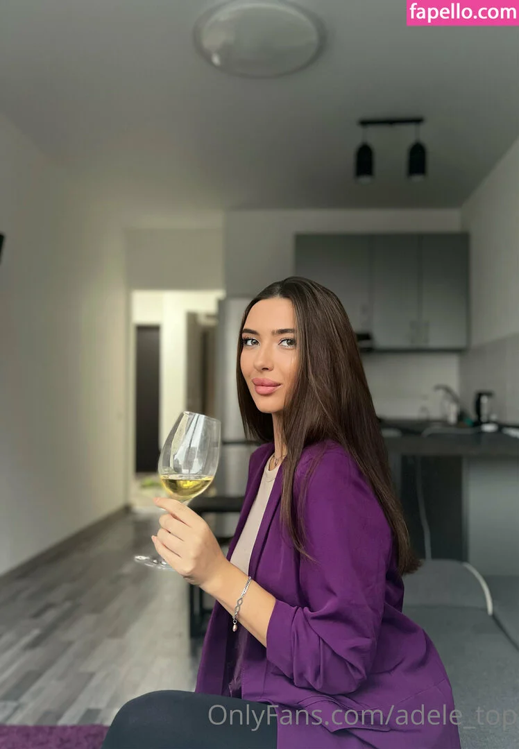 adele_top Onlyfans Photo Gallery 