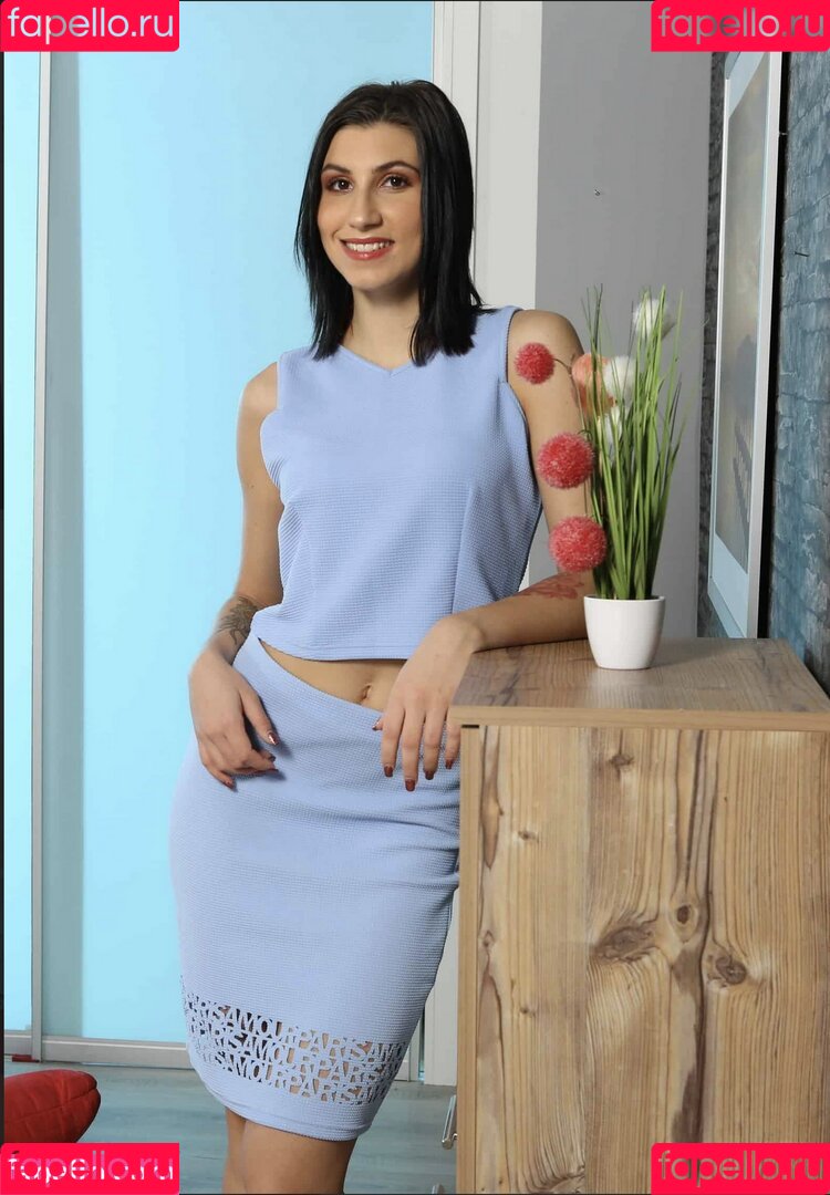 Henna Ssy Onlyfans Photo Gallery 