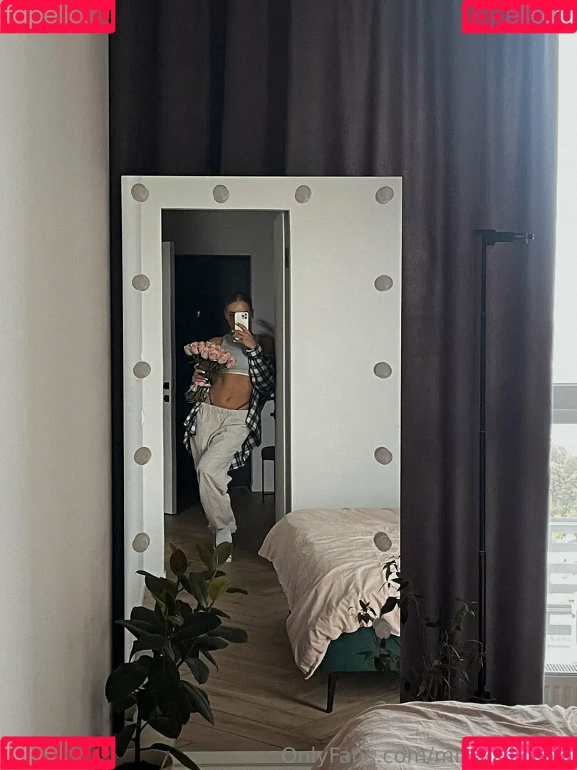 missemmy19 Onlyfans Photo Gallery 
