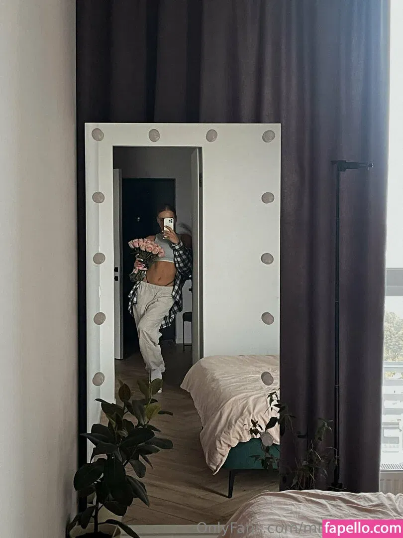 missemmy19 Onlyfans Photo Gallery 