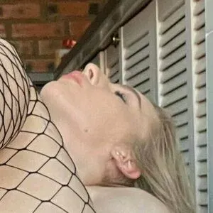 missemmy19 Onlyfans Photo Gallery 