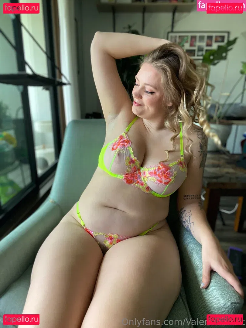 Valerie Bardot Onlyfans Photo Gallery 