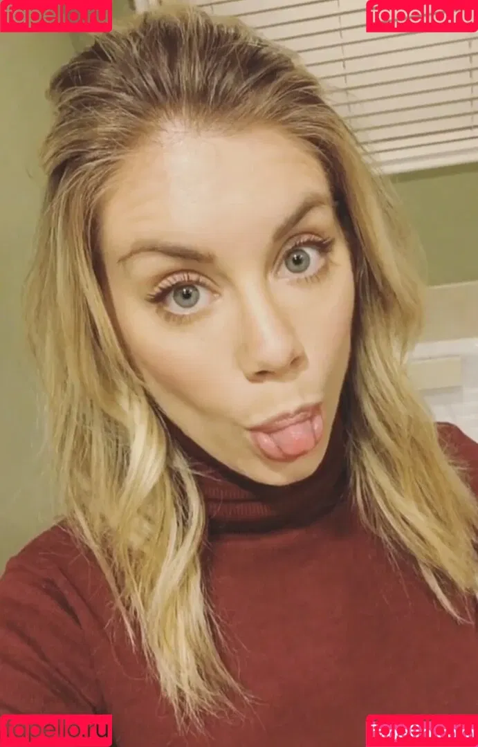 Jennifer Holland Onlyfans Photo Gallery 