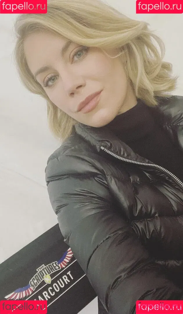 Jennifer Holland Onlyfans Photo Gallery 