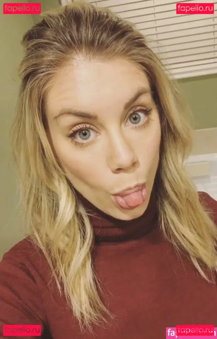 Jennifer Holland Onlyfans Photo Gallery 