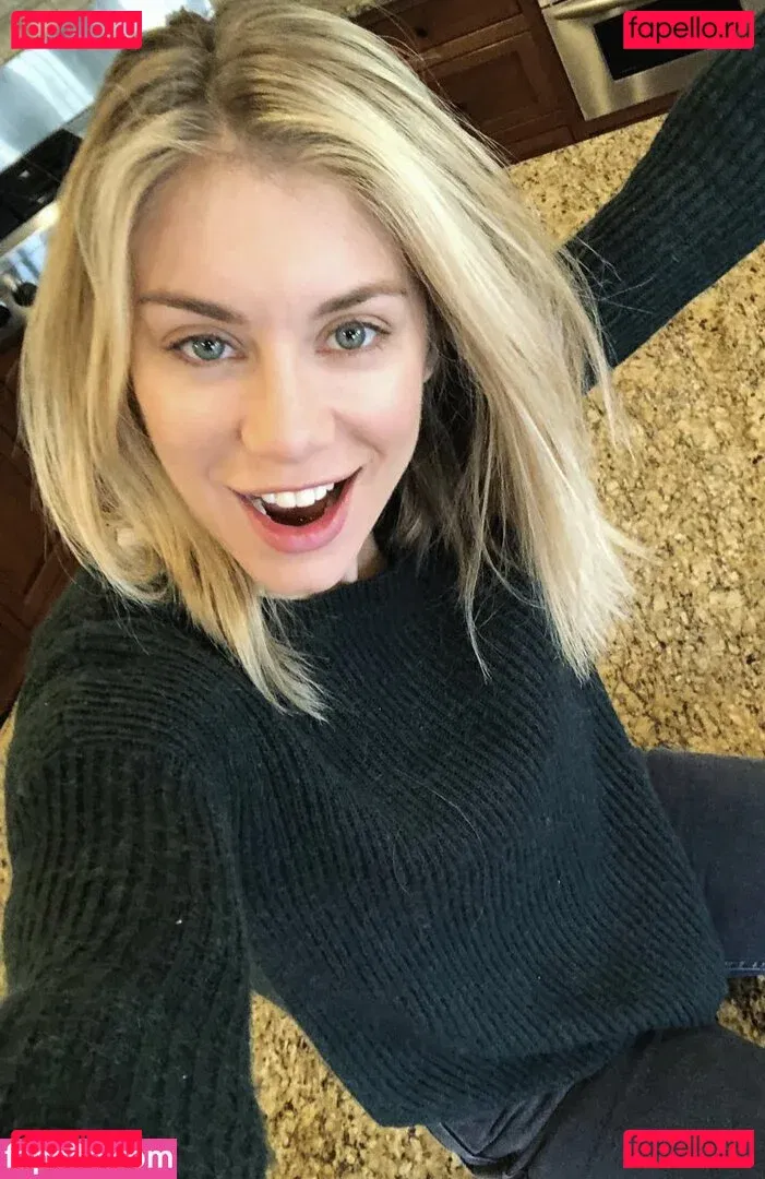 Jennifer Holland Onlyfans Photo Gallery 