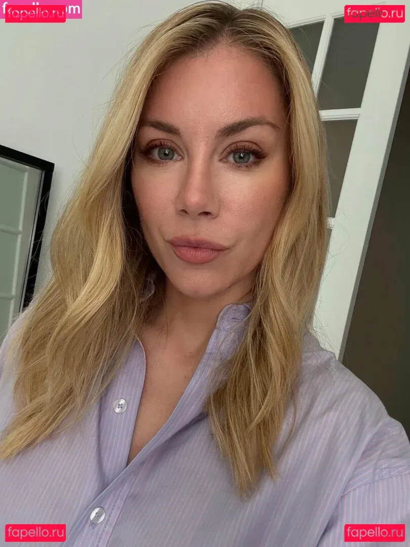 Jennifer Holland Onlyfans Photo Gallery 