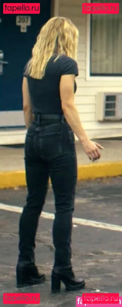 Jennifer Holland Onlyfans Photo Gallery 