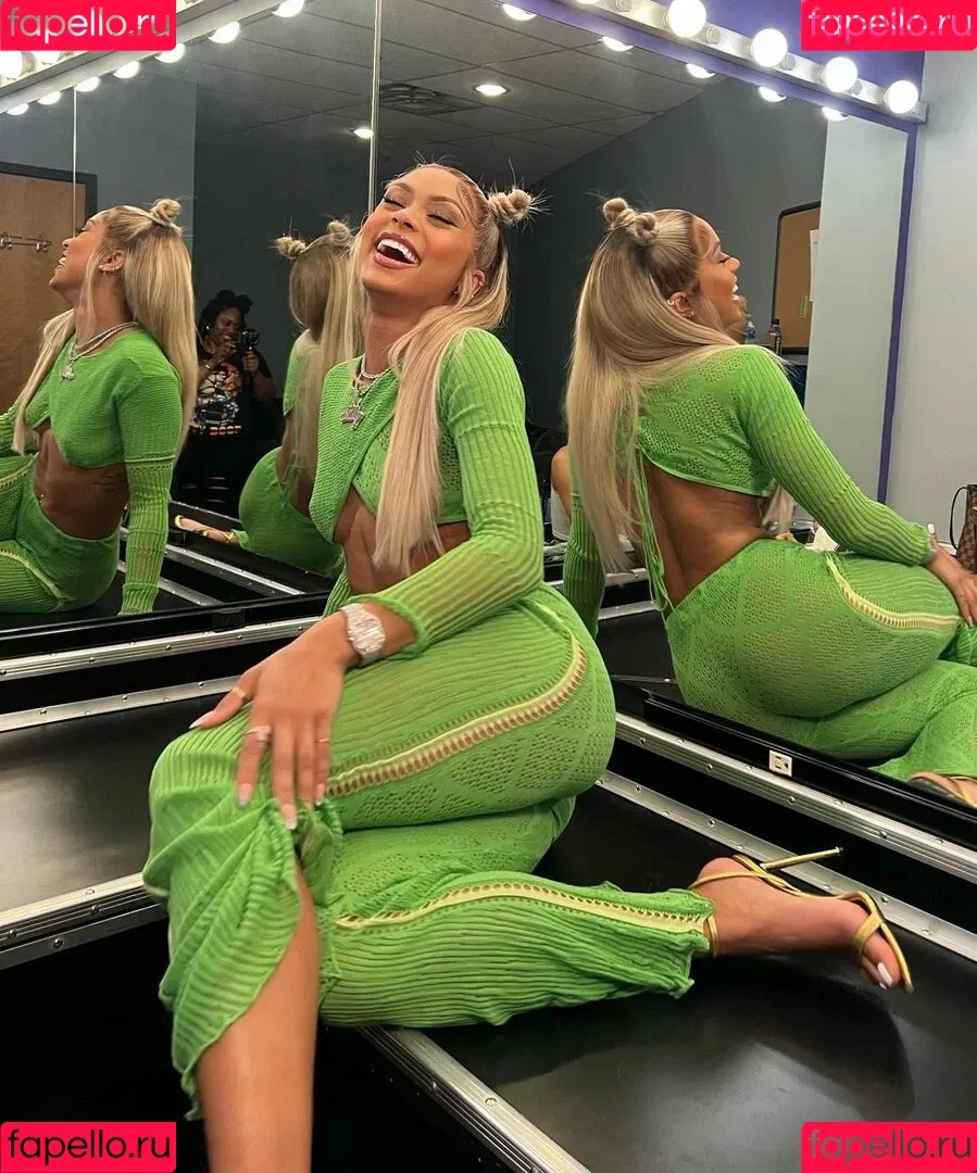 Jilly Anais Onlyfans Photo Gallery 