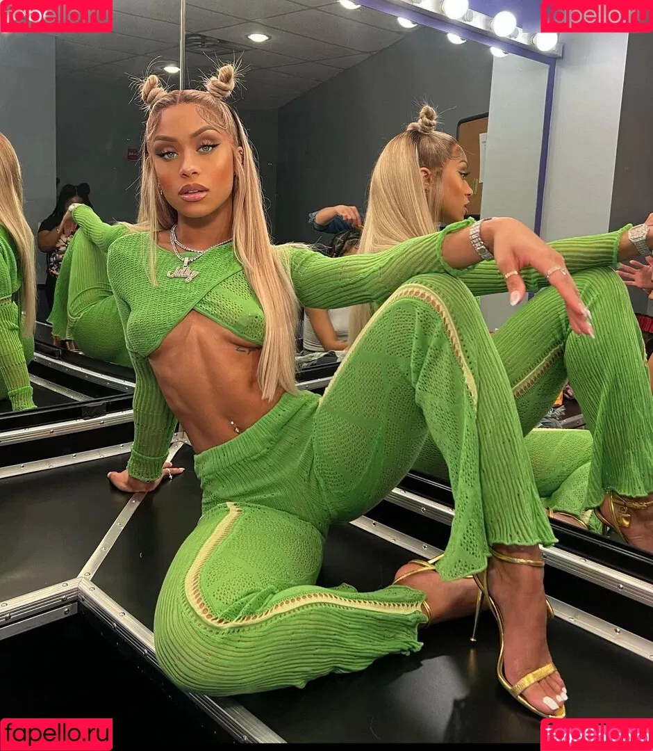 Jilly Anais Onlyfans Photo Gallery 