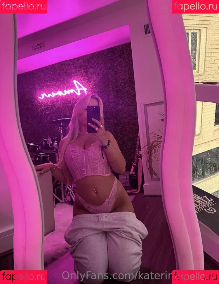 Katerina Carney Onlyfans Photo Gallery 